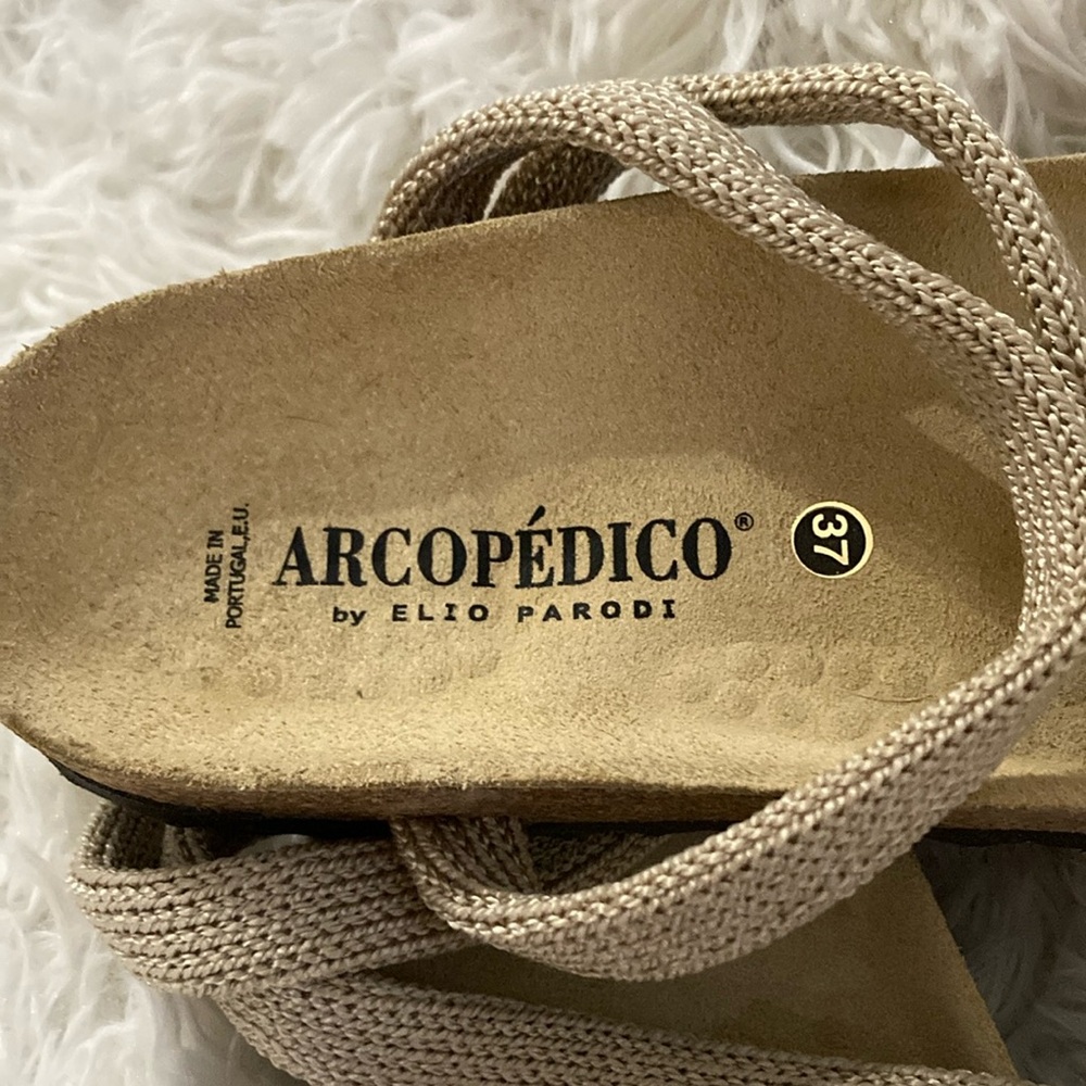 Arcopedico Tan Cross-Strap Sandals - Picture 2 of 6